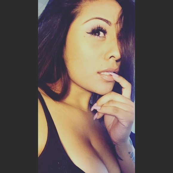 Meet your Posher, Monika - Picture 1 of 1